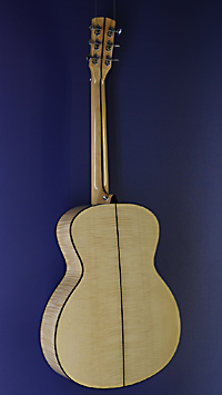 You&grave;s, Akustikgitarre mit Tonabnehemr in Grand Auditorium Form mit massiver Fichtendecke und Ahorn an Boden und Zarge, Pickup, Sattelbreite 45 mm, R&uuml;ckseite